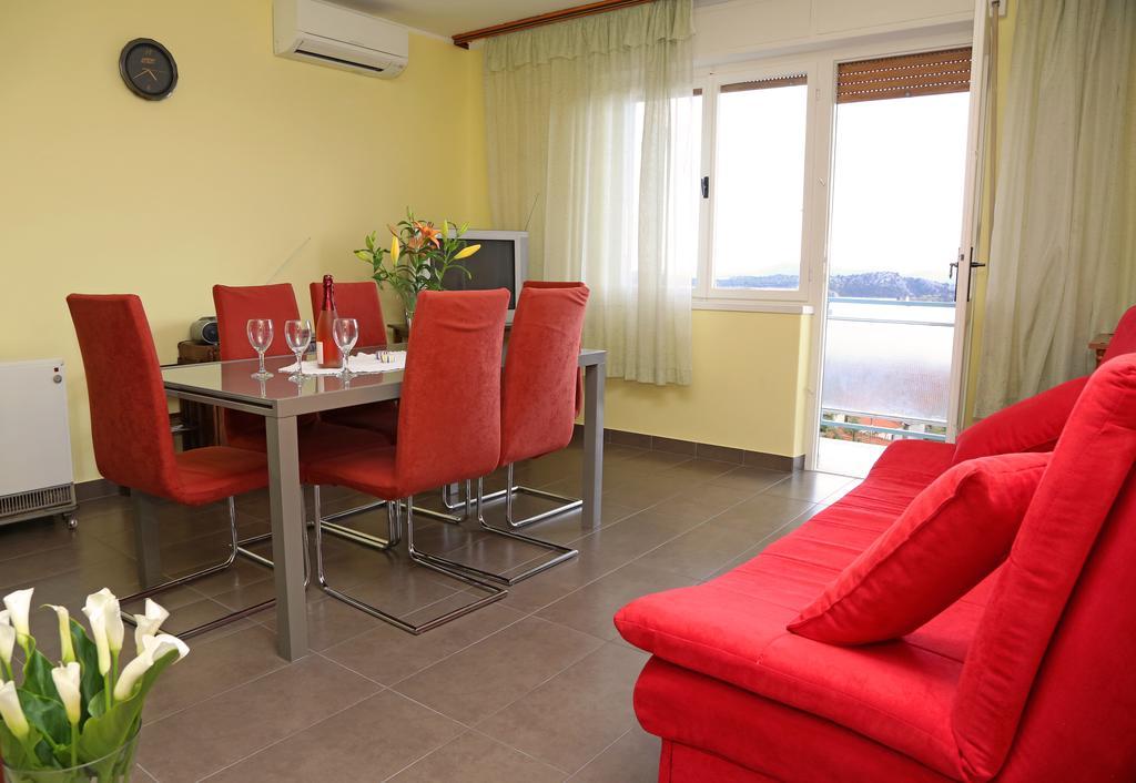 Apartment Boni Шибеник Екстер'єр фото
