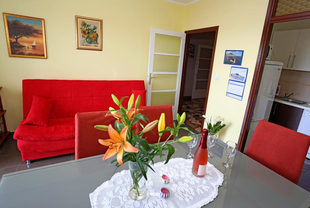 Apartment Boni Шибеник Екстер'єр фото