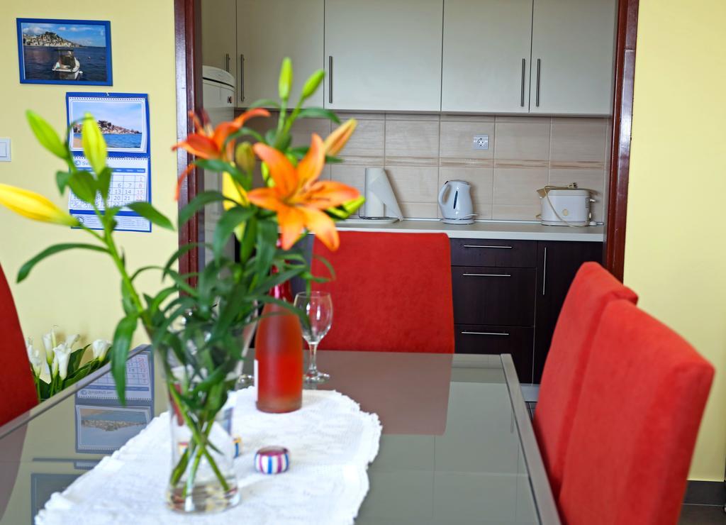 Apartment Boni Шибеник Екстер'єр фото
